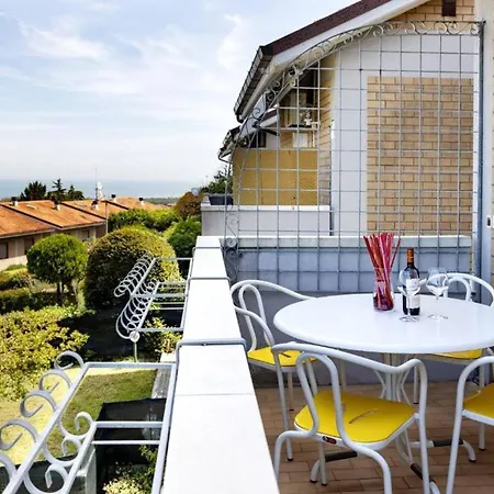 Apartman Charming 3-bedroom In With Free Parking