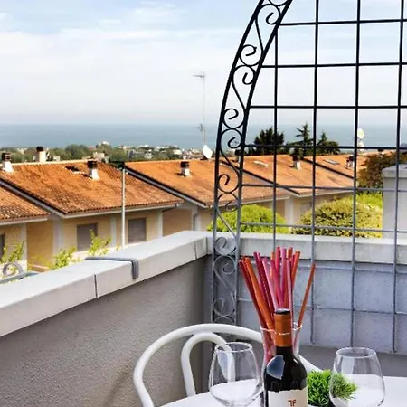 Apartman Charming 3-bedroom In With Free Parking *